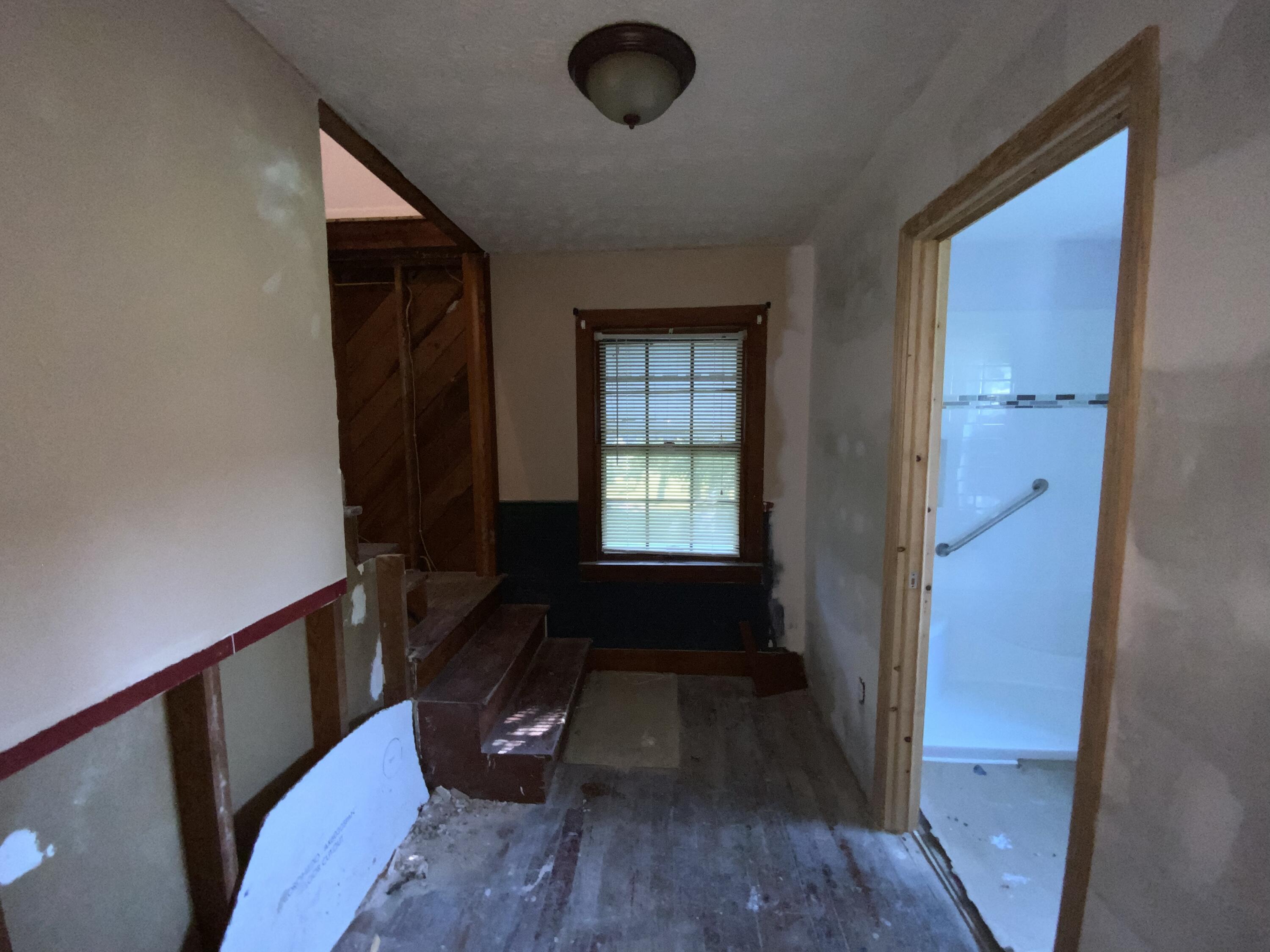 446 Mountain Road Clinton, TN 37716 - Photo 28 of 34 4B6A2BFE-E226-44B5-9547-92C6DC5E5183
