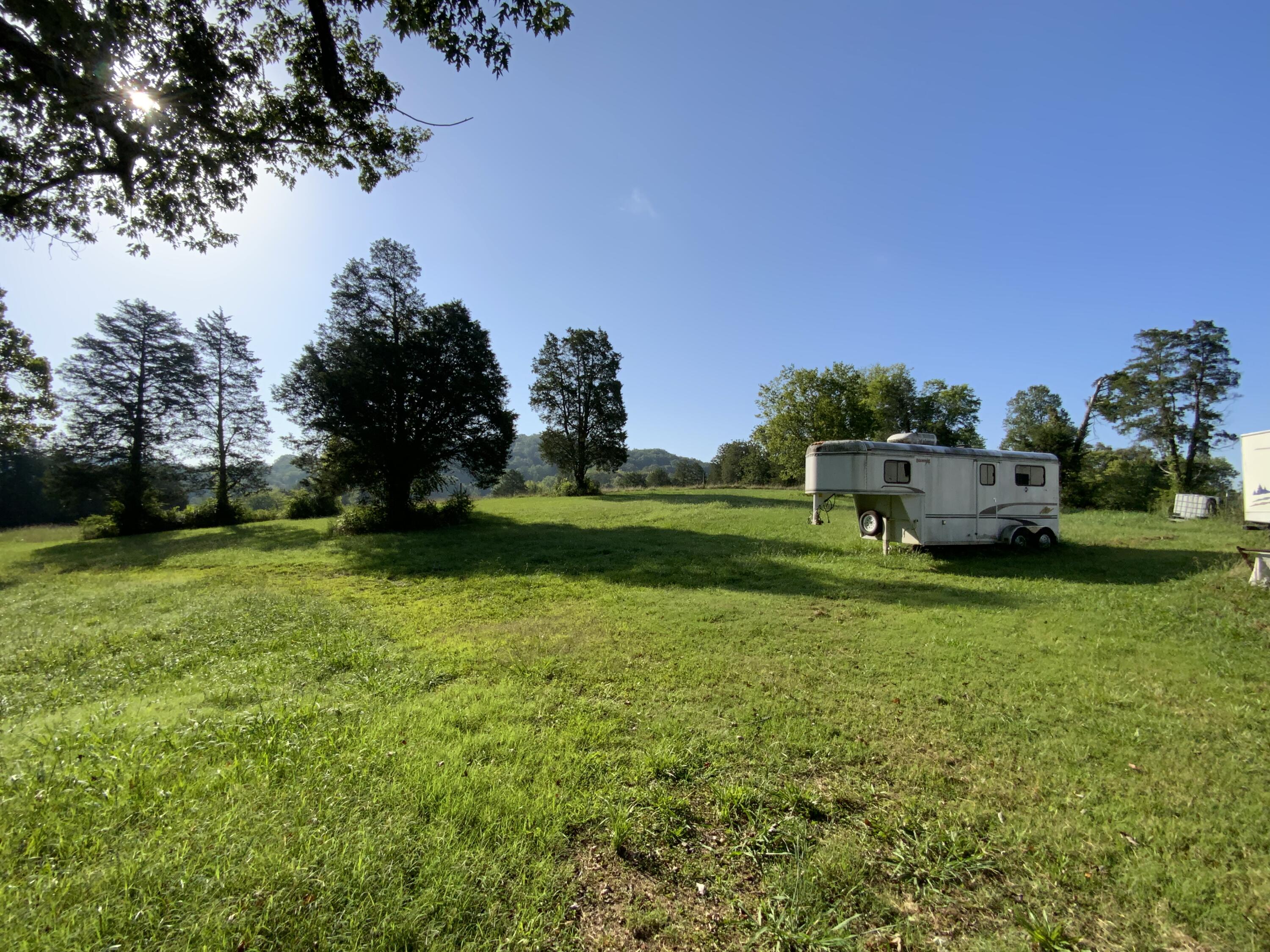 446 Mountain Road Clinton, TN 37716 - Photo 10 of 34 338090C5-FB4A-474E-9061-2CF0F04590A9