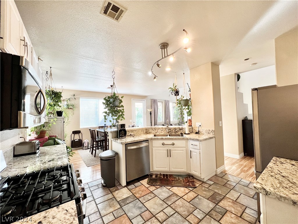 1727 Millstream Way Henderson, NV 89074 - Photo 11 of 28