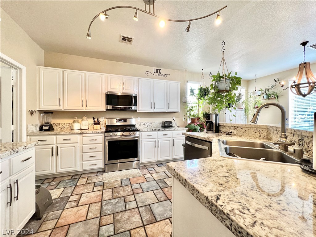 1727 Millstream Way Henderson, NV 89074 - Photo 12 of 28