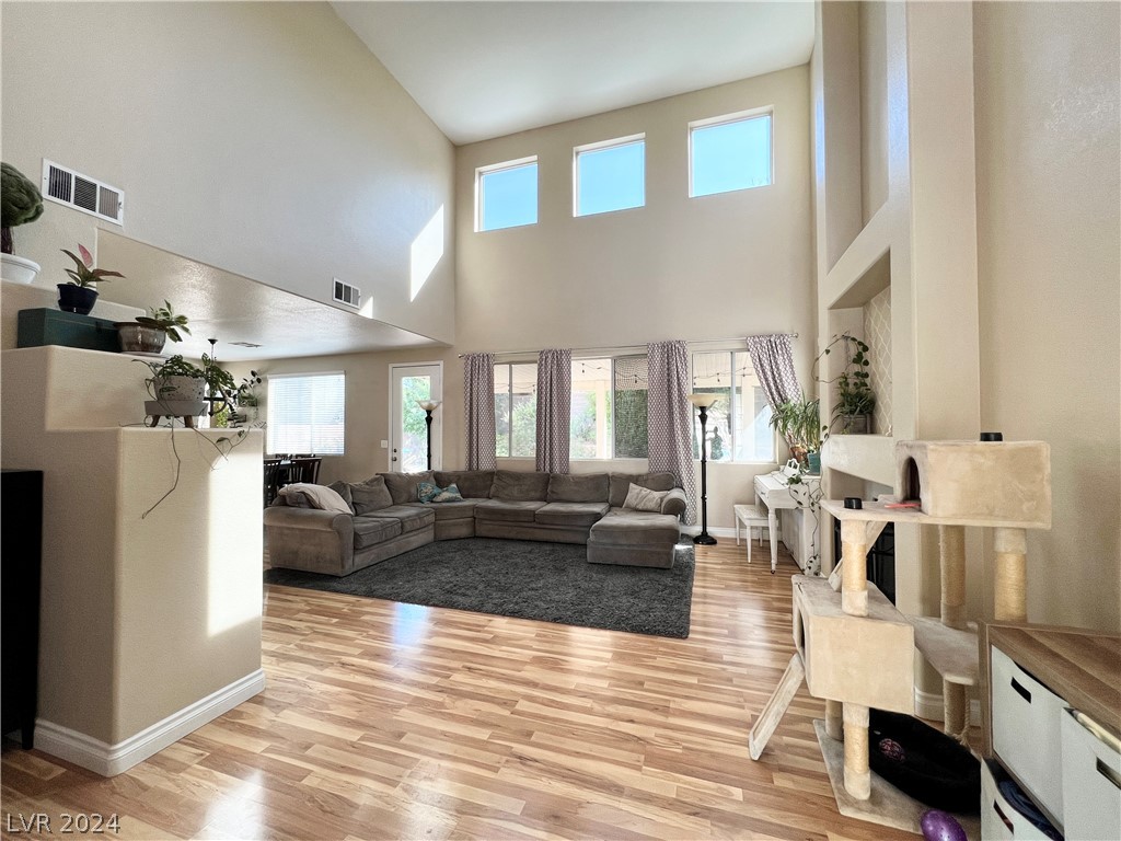 1727 Millstream Way Henderson, NV 89074 - Photo 5 of 28