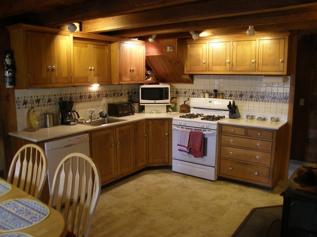 212 Old Winchester Road Warwick, MA 01378 - Photo 4 of 26 Gallery Image 4