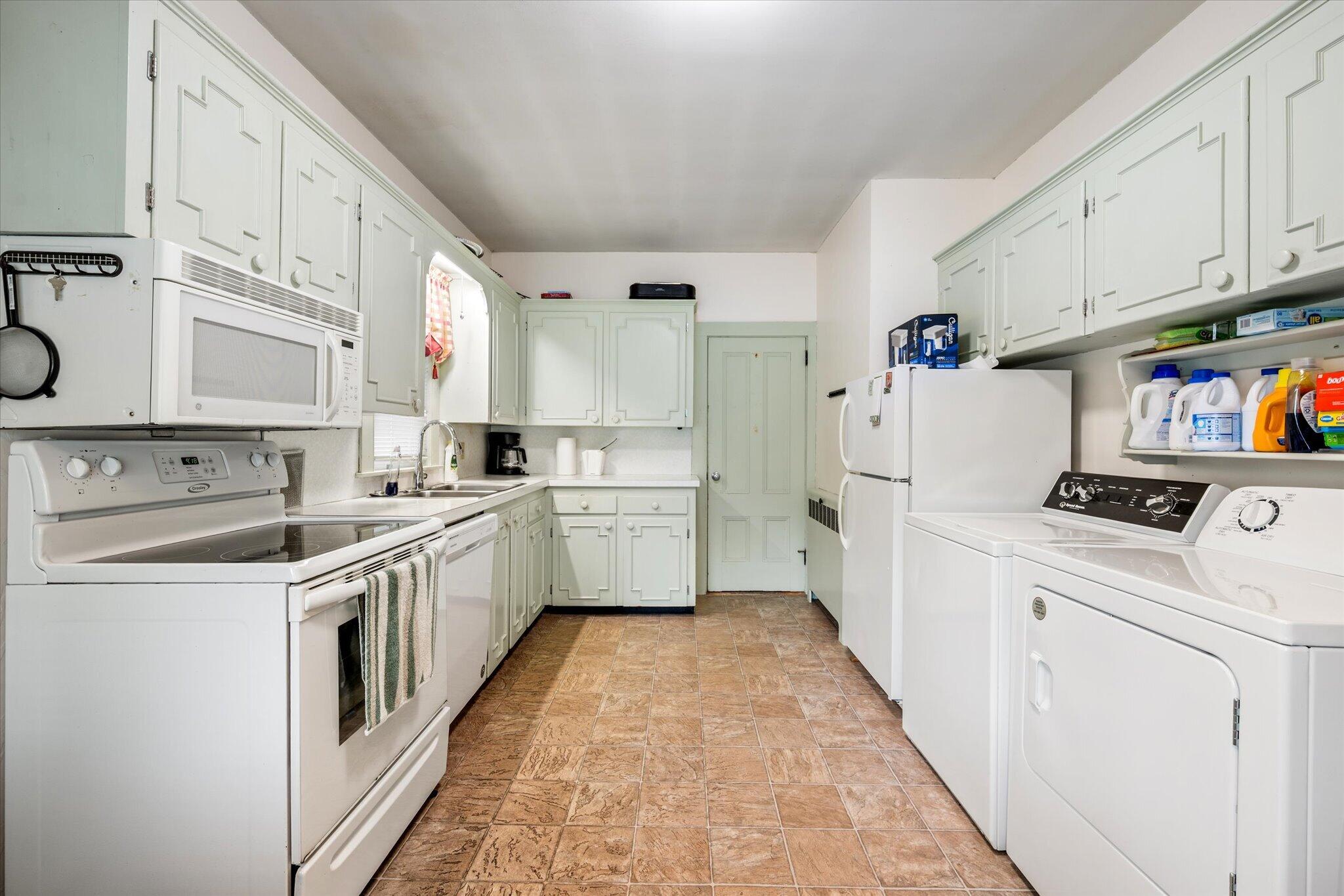 4 Park Street Ellsworth, ME 04605 - Photo 7 of 35 16-Kitchen