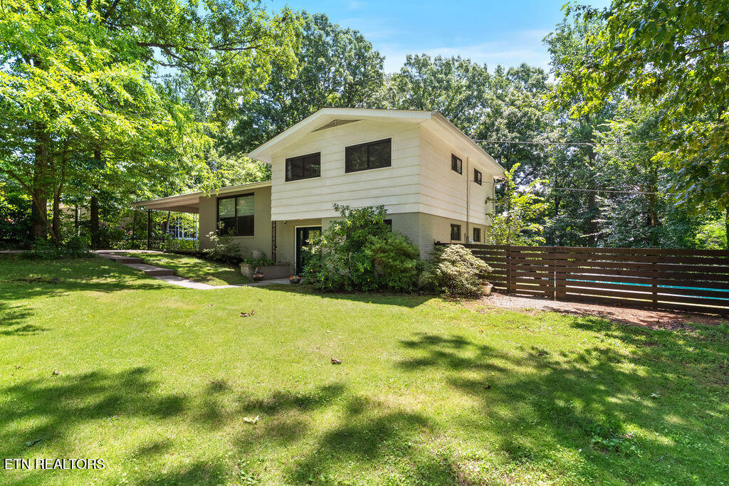 853 West Outer Drive Oak Ridge, TN 37830 - Photo 59 of 59 Front View