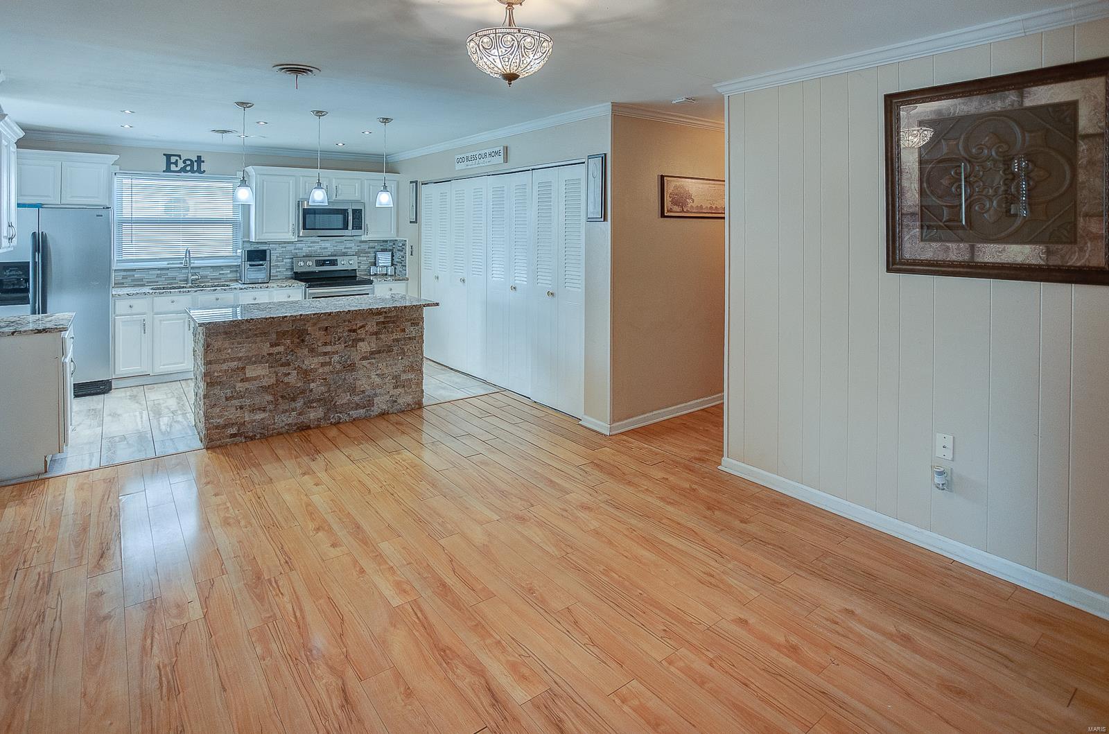 336 Bunker Hill Road Belleville, IL 62221 - Photo 4 of 19 Gallery Image 4