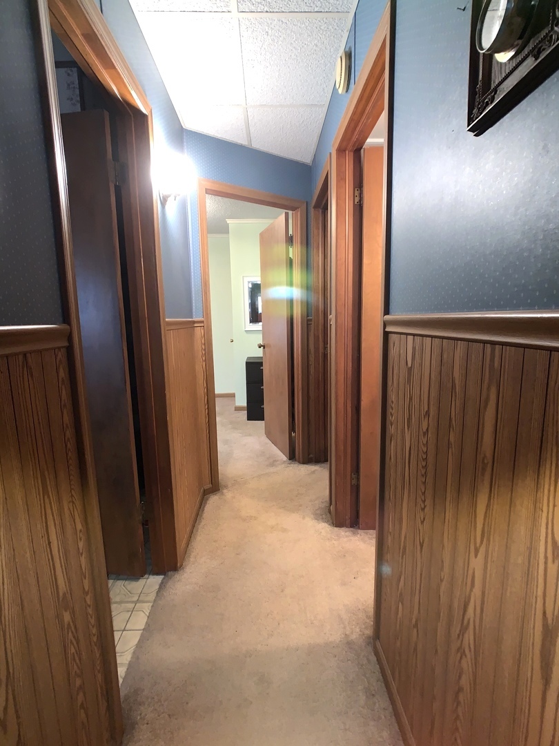 608 West Cleveland Street Spring Valley, IL 61362 - Photo 15 of 35 a view of hallway