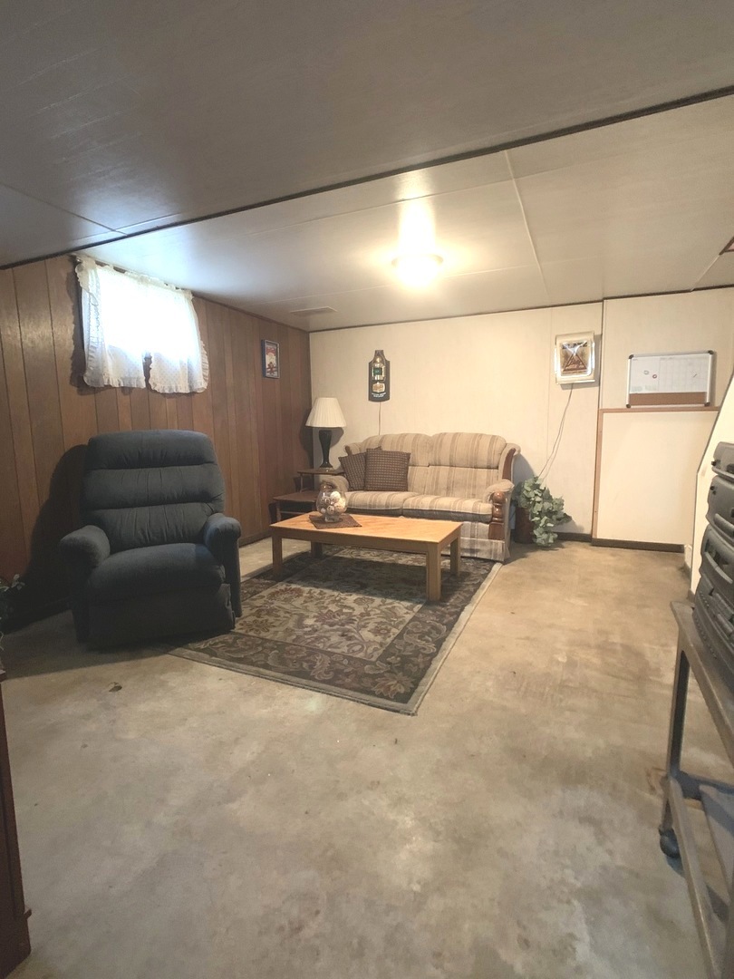 608 West Cleveland Street Spring Valley, IL 61362 - Photo 24 of 35 a view of a hall with a couch