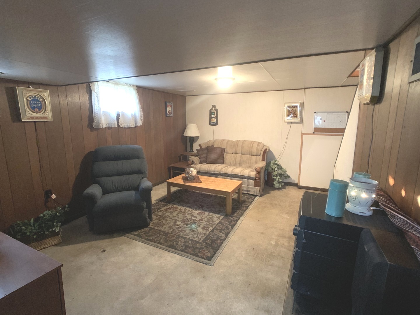 608 West Cleveland Street Spring Valley, IL 61362 - Photo 25 of 35 a living room with furniture