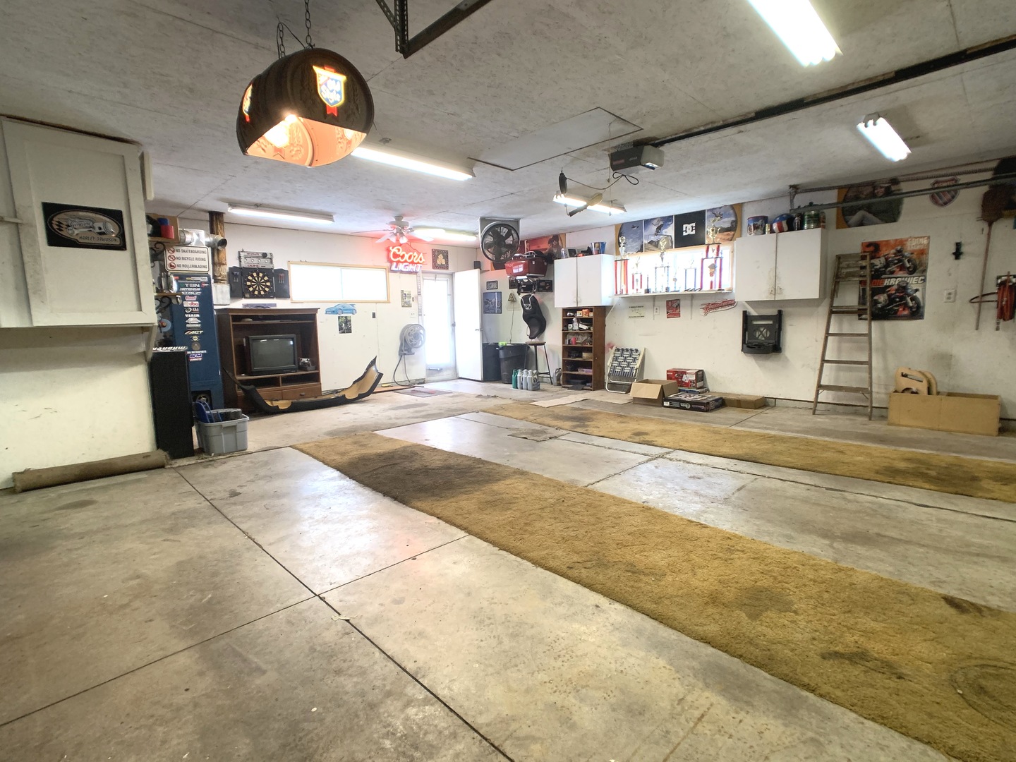 608 West Cleveland Street Spring Valley, IL 61362 - Photo 29 of 35 a view of a room with gym equipment