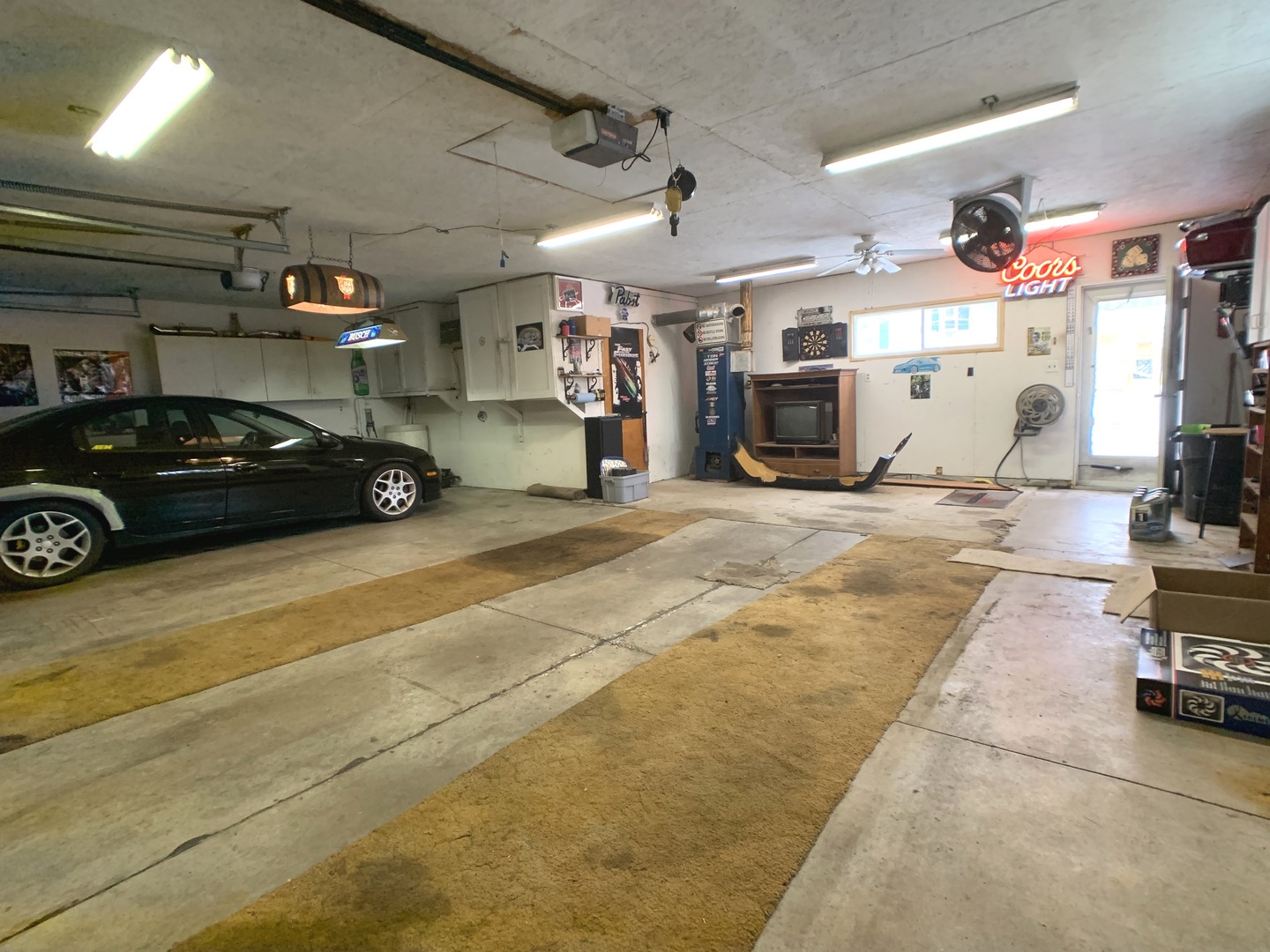 608 West Cleveland Street Spring Valley, IL 61362 - Photo 32 of 35 a car parked in garage