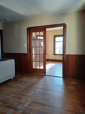 $1,400 | 196 Hope Street, Unit 2, Fall River, MA 02721