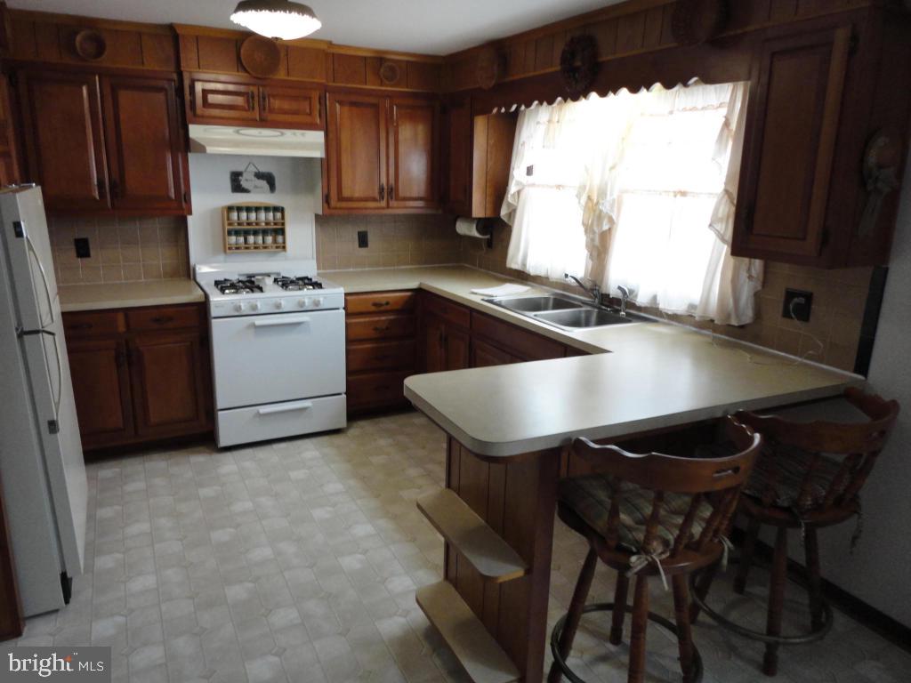 796 Buck Road New Providence, PA 17560 - Photo 2 of 39