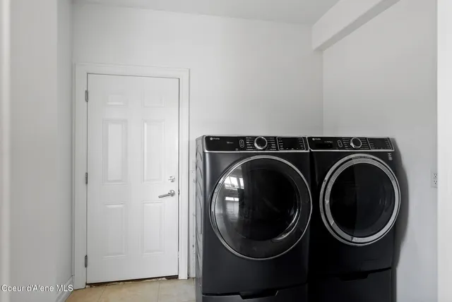 $1,160,000 | 2953 East Badger Road, Harrison, ID 83833