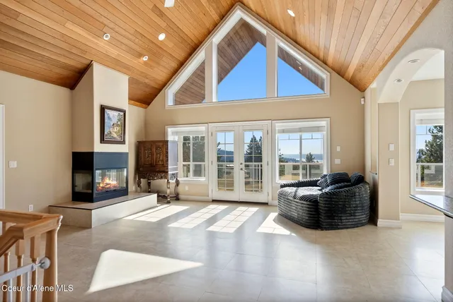 $1,160,000 | 2953 East Badger Road, Harrison, ID 83833