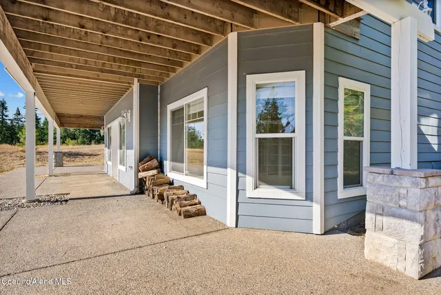 $1,160,000 | 2953 East Badger Road, Harrison, ID 83833