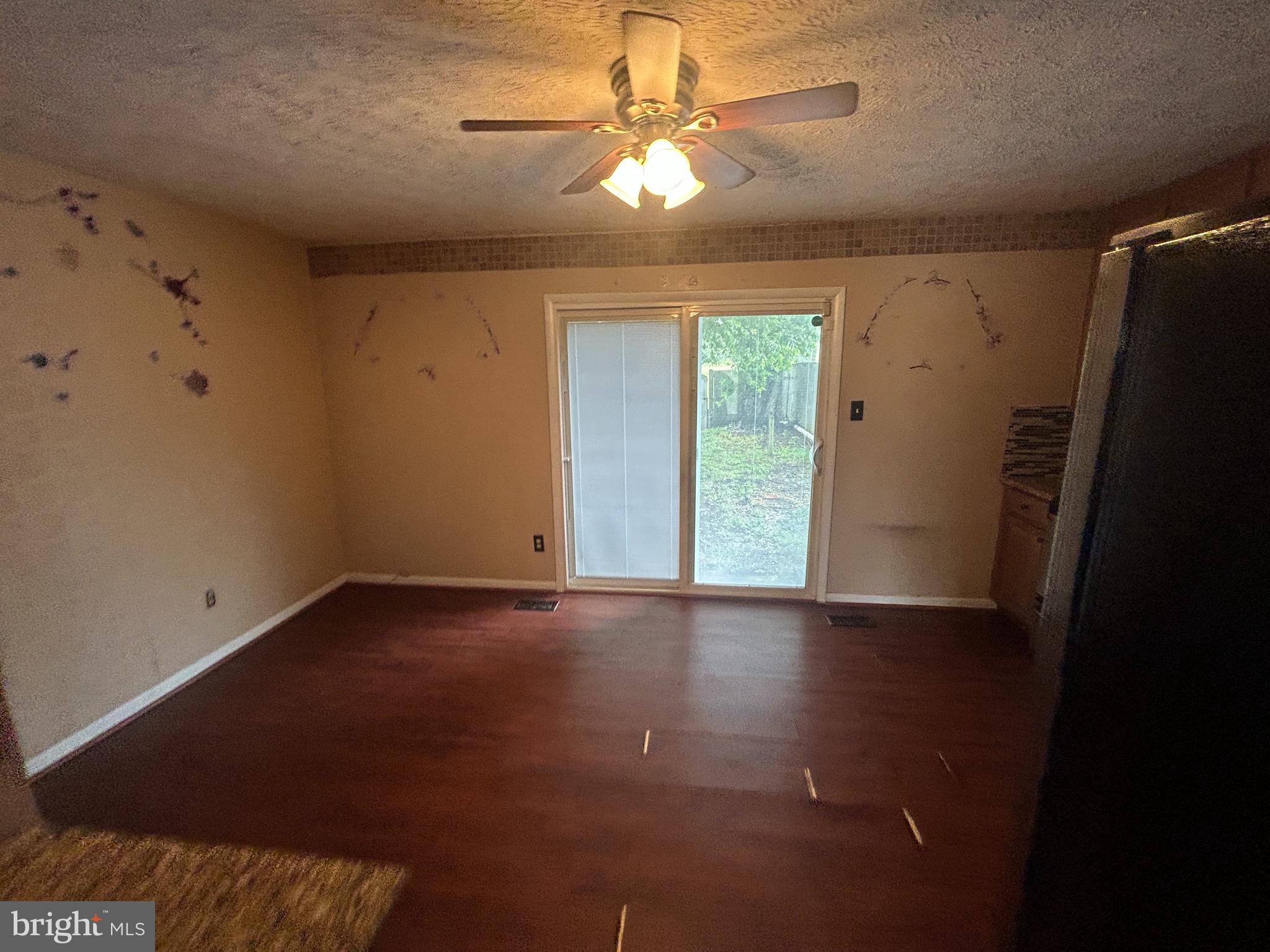 404 Liberty Court Edgewood, MD 21040 - Photo 8 of 21 Interior