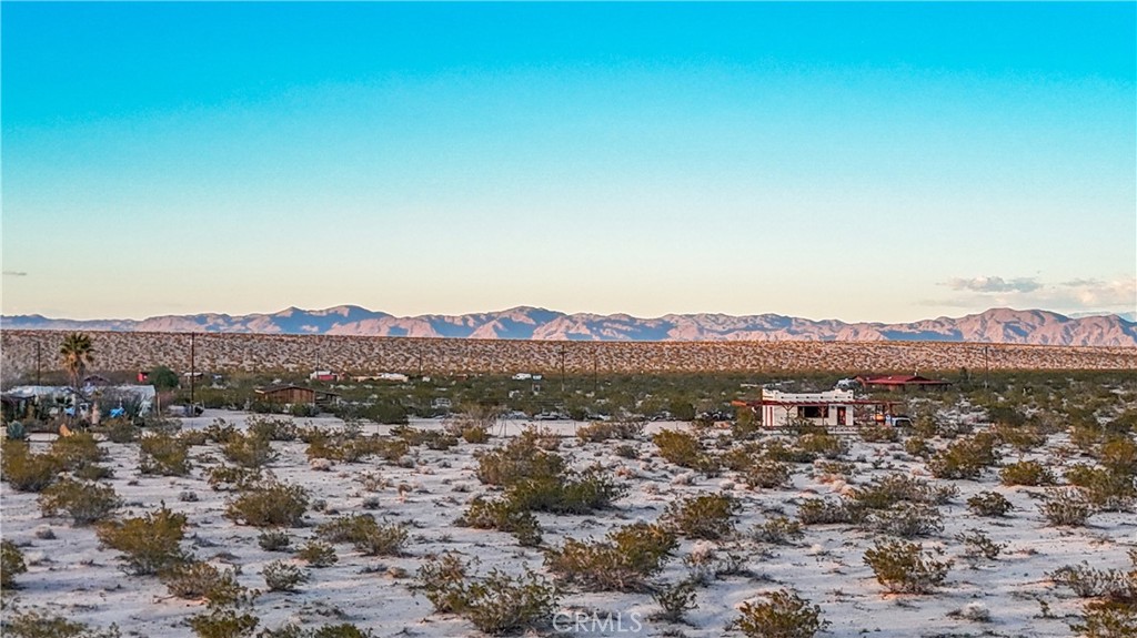 65370 Brant Crossing Road Joshua Tree, CA 92252 - Photo 24 of 40 a view of city and mountain