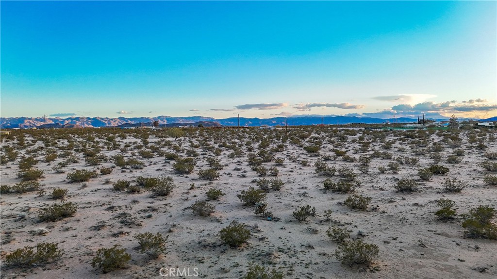 65370 Brant Crossing Road Joshua Tree, CA 92252 - Photo 28 of 40 a view of a sky from a city