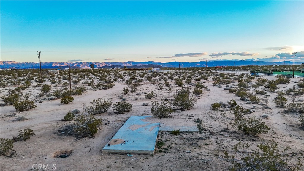 65370 Brant Crossing Road Joshua Tree, CA 92252 - Photo 38 of 40 a view of a lake