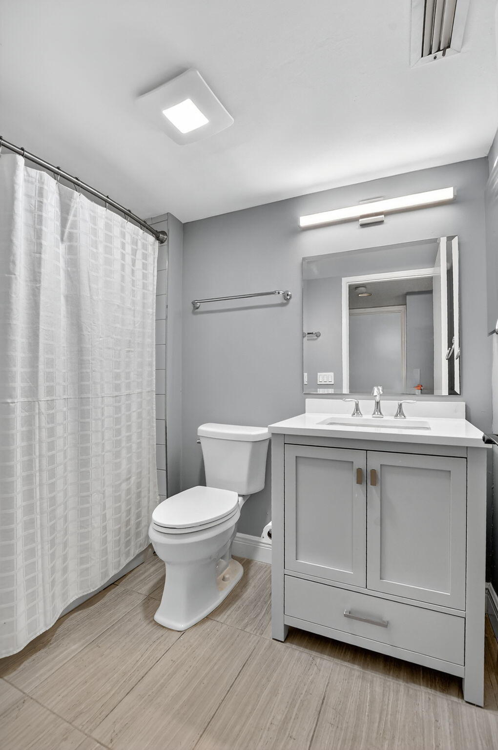 7773 La Mirada Drive Boca Raton, FL 33433 - Photo 28 of 39 2nd bath