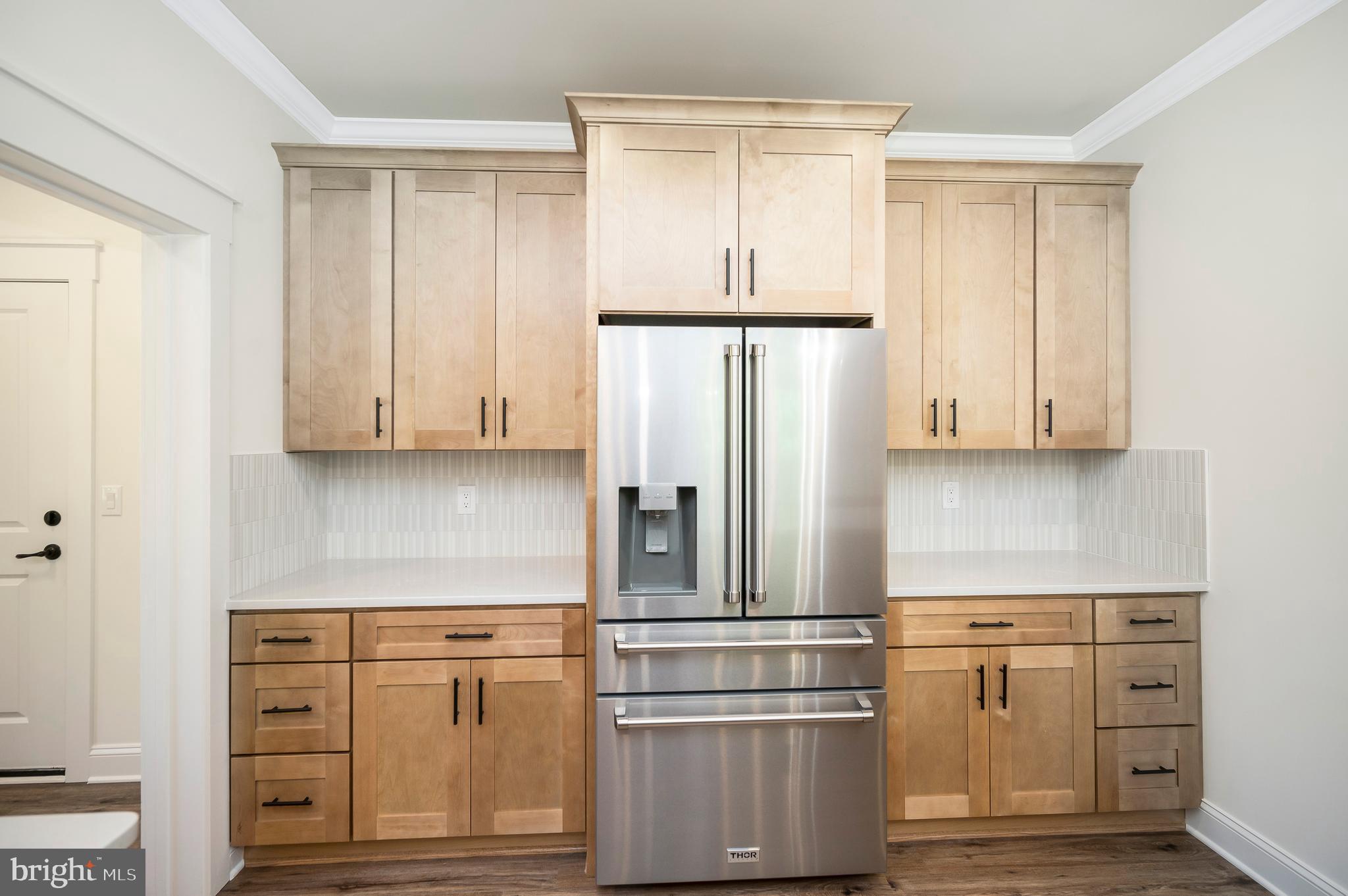13208 Bristow Road Nokesville, VA 20181 - Photo 16 of 58 Coffee bar area / standard refrigerator