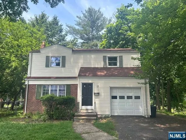 $4,400 | 1398 River Road, Teaneck, NJ 07666