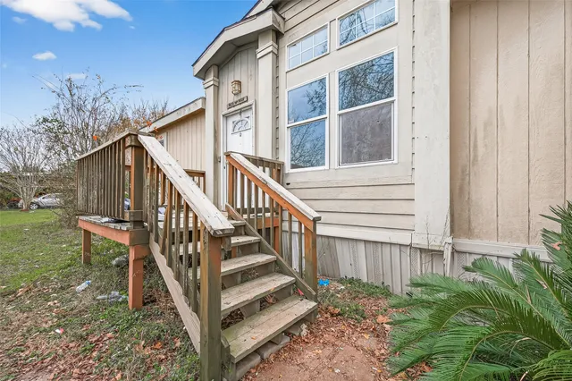 $139,900 | 11735 East Old Oak Trail, Willis, TX 77378