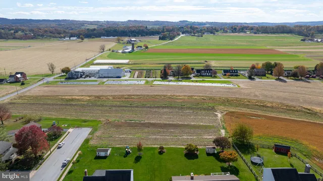 a view of an outdoor space yard tennis court