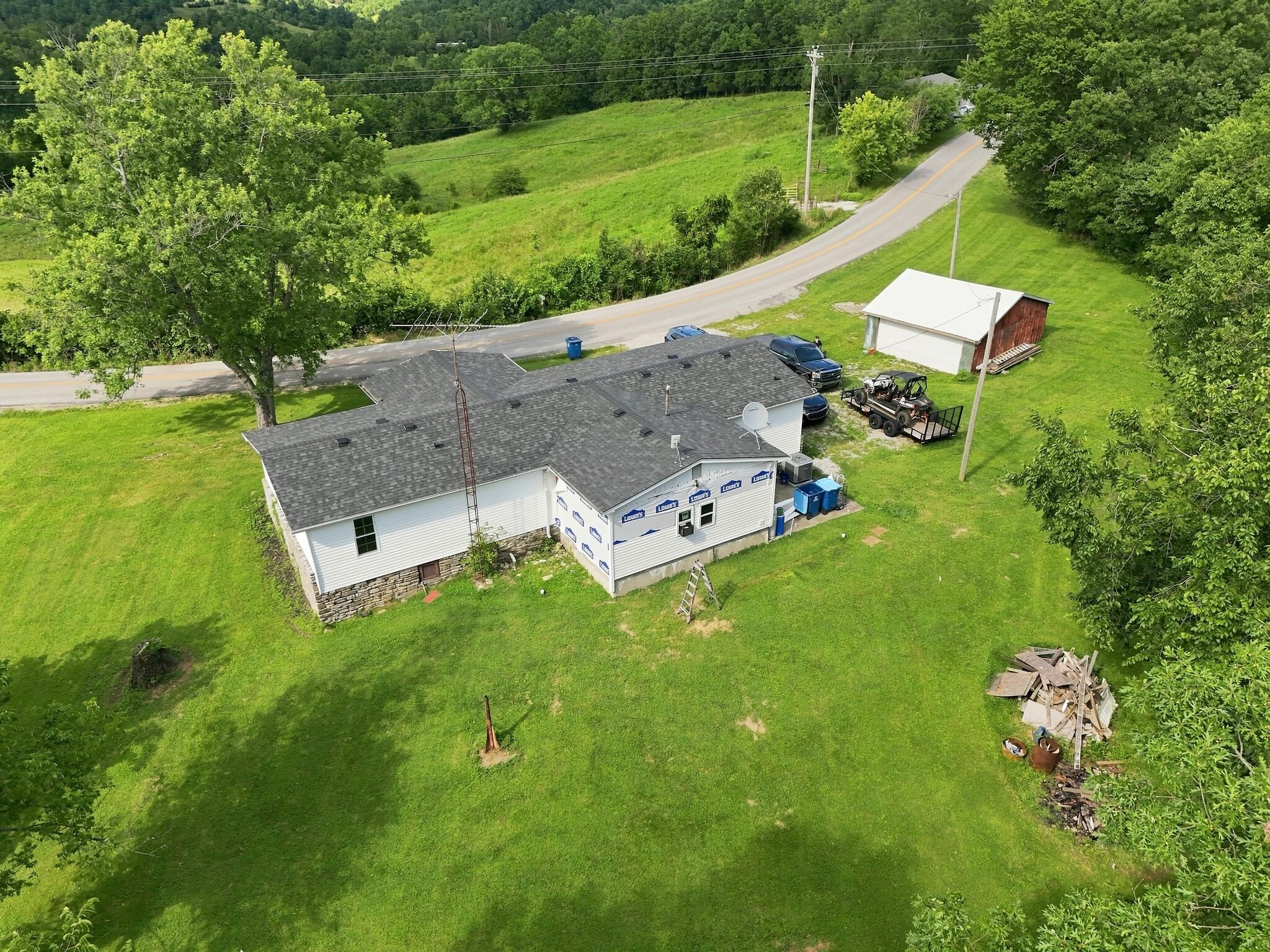 1321 Kays Road Lawrenceburg, KY 40342 - Photo 3 of 60 35_1321_Kays_Rd-66_D