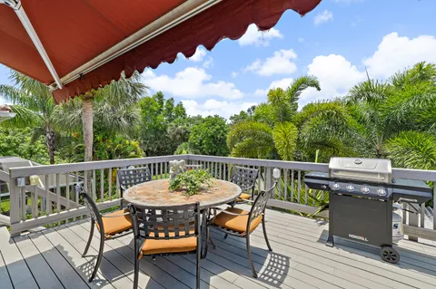 $950,000 | 112 Hidden Hollow Drive, Palm Beach Gardens, FL 33418