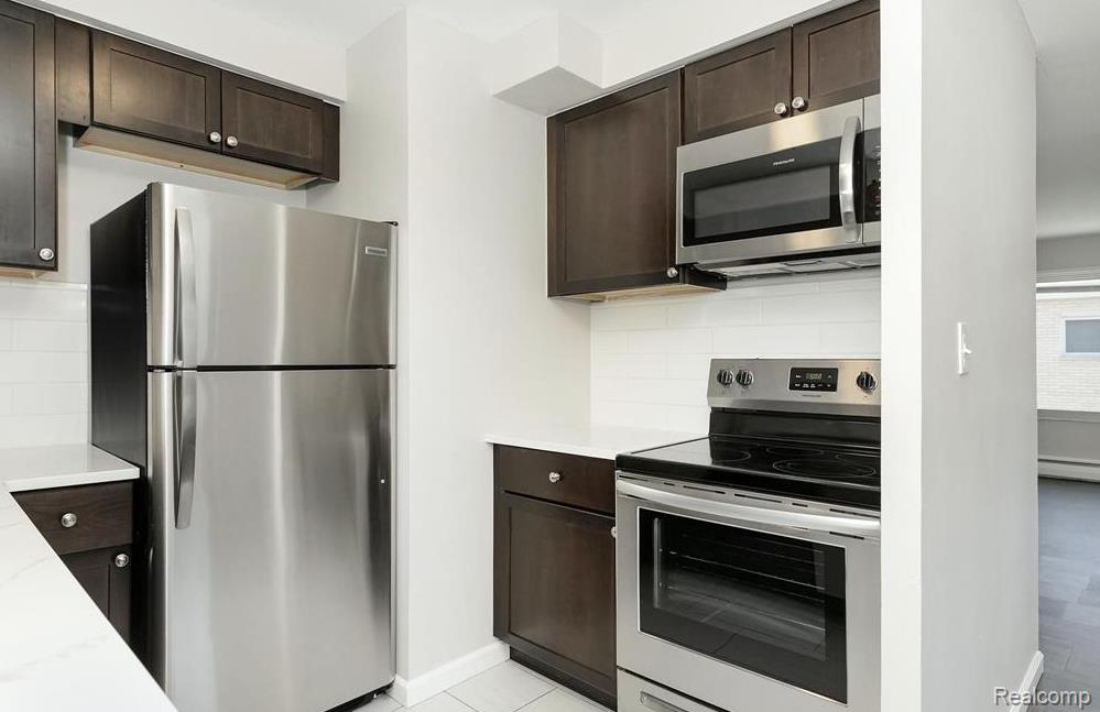 3330 Greenfield Road, Unit 10 Royal Oak, MI 48073 - Photo 8 of 13
