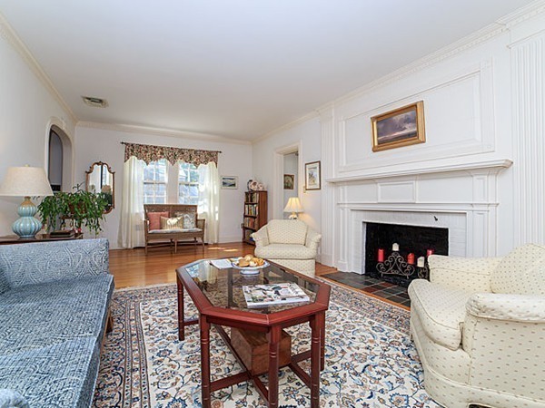30 Ogden Road Brookline, MA 02467 - Photo 4 of 17 Gallery Image 4