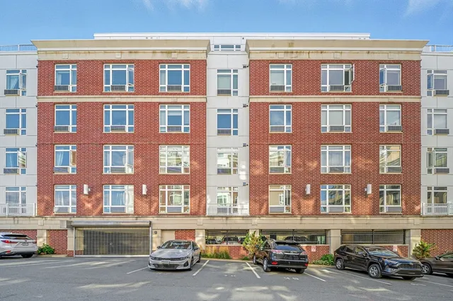 $670,000 | 18 Cliveden Street, Unit 201W, Quincy, MA 02169