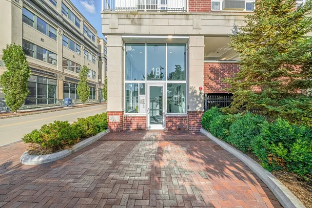 $670,000 | 18 Cliveden Street, Unit 201W, Quincy, MA 02169