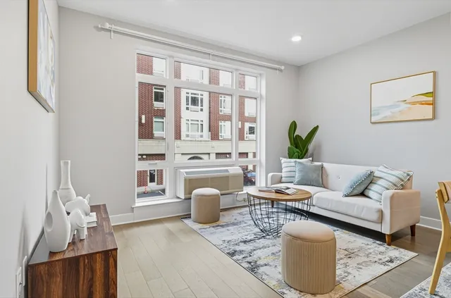 $670,000 | 18 Cliveden Street, Unit 201W, Quincy, MA 02169