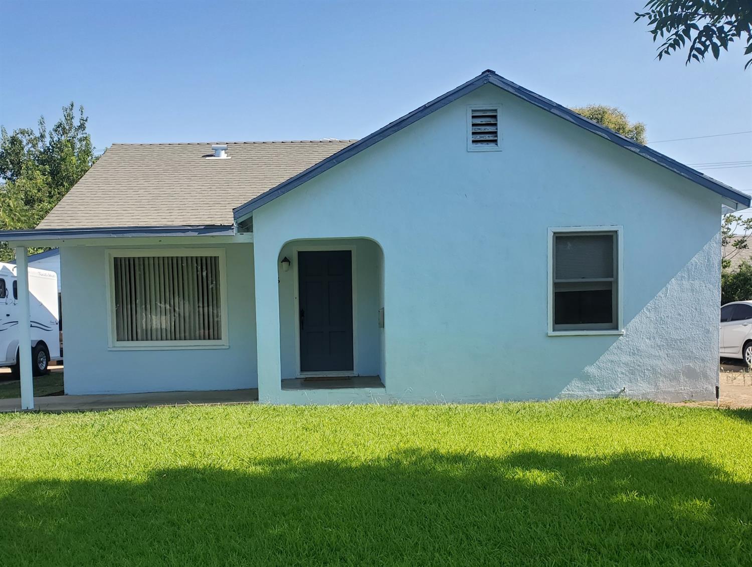 176 East Linden Avenue Reedley, CA 93654 - Photo 1 of 33 Gallery Image 1