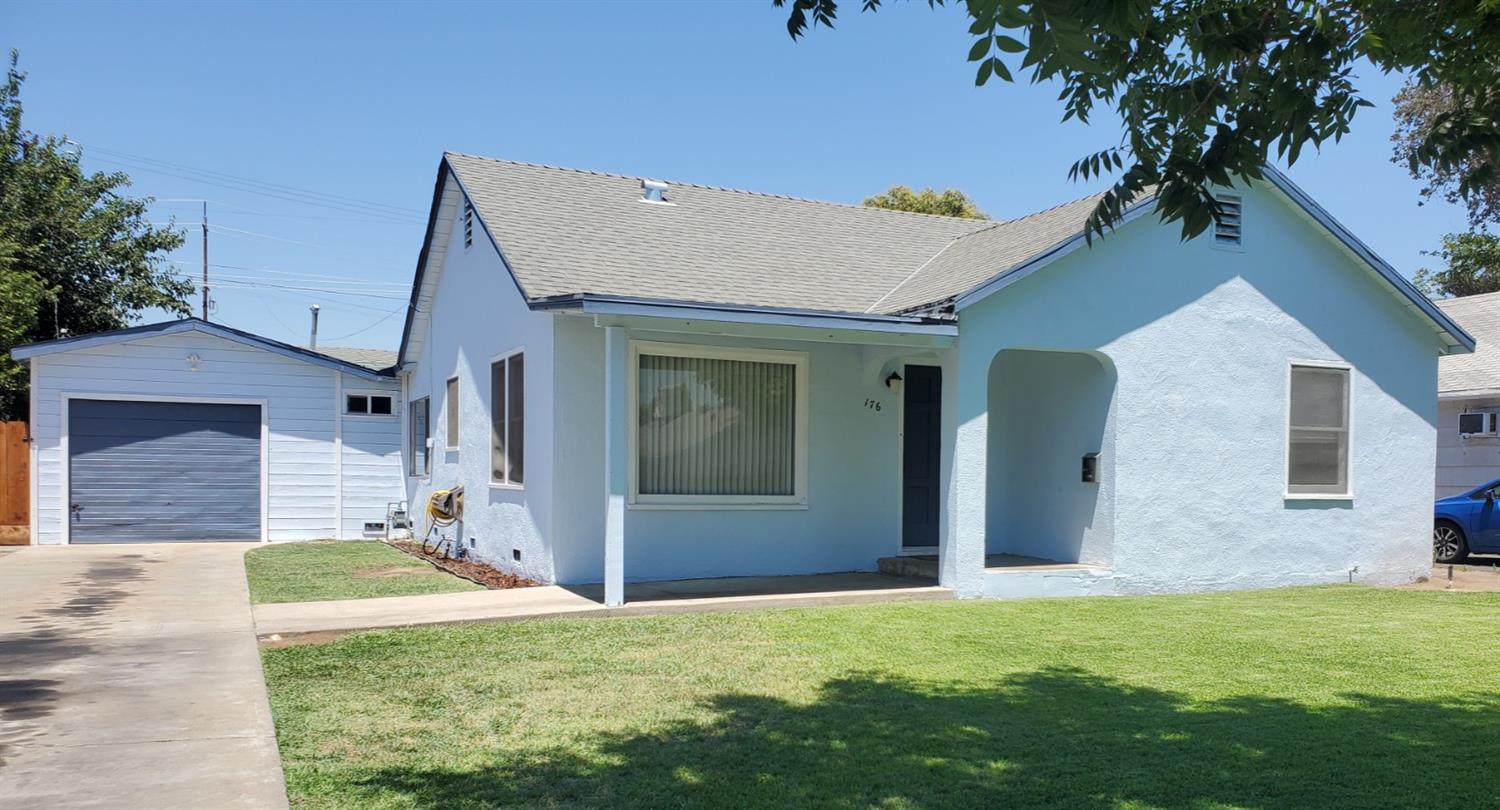 176 East Linden Avenue Reedley, CA 93654 - Photo 2 of 33 Gallery Image 2
