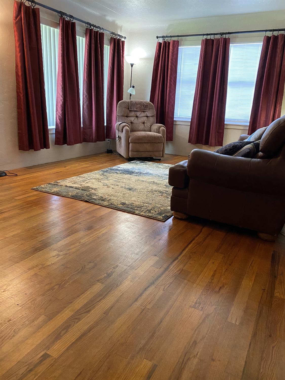 176 East Linden Avenue Reedley, CA 93654 - Photo 3 of 33 Gallery Image 3