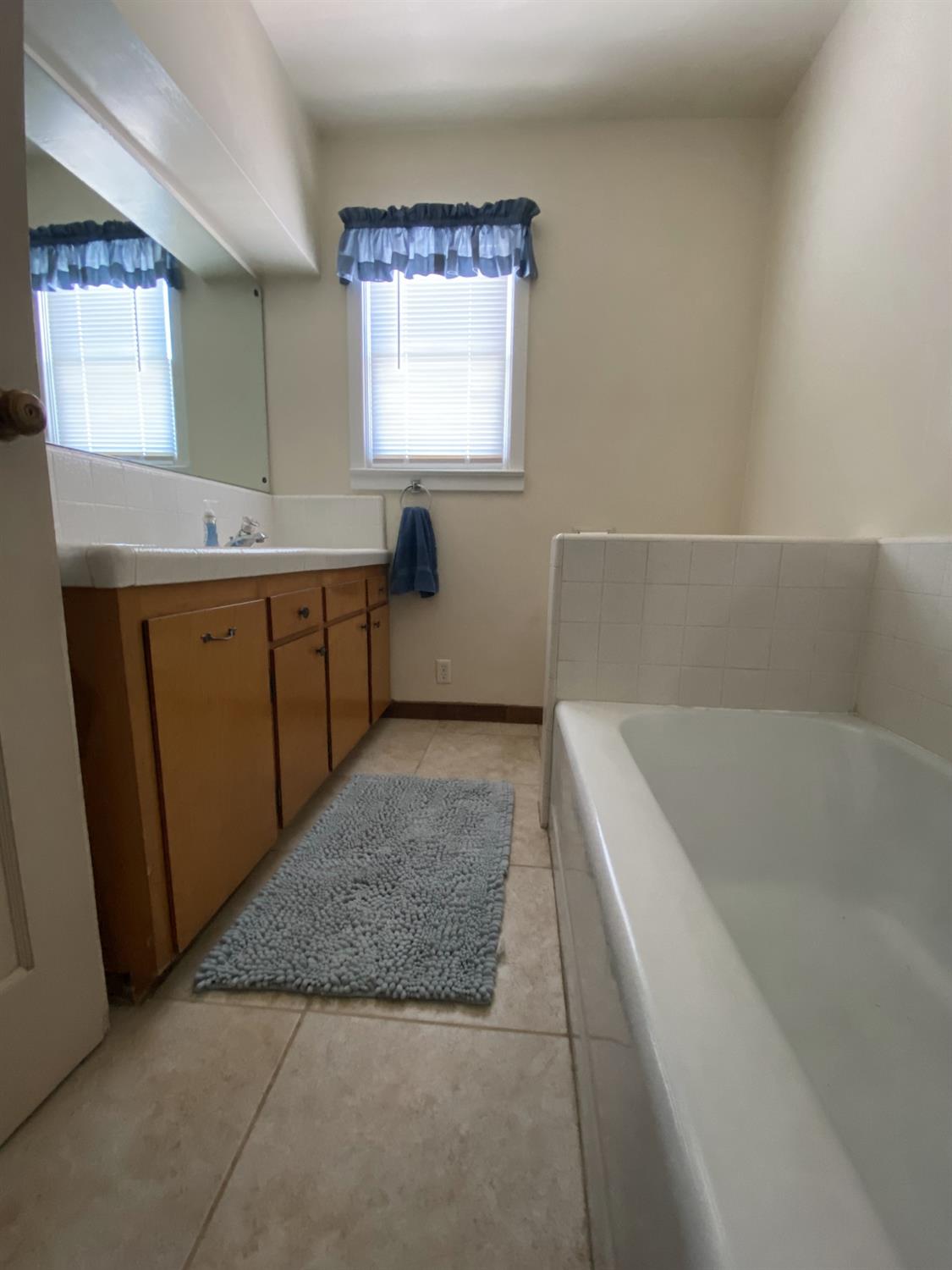 176 East Linden Avenue Reedley, CA 93654 - Photo 22 of 33 Gallery Image 22