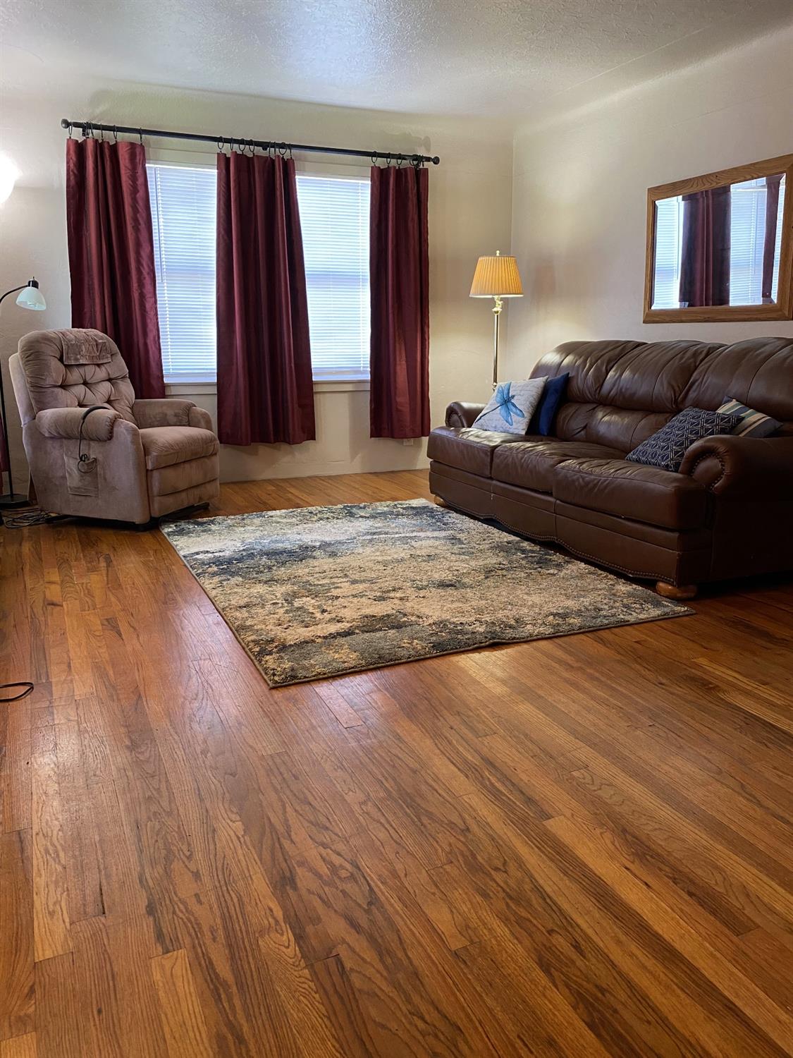 176 East Linden Avenue Reedley, CA 93654 - Photo 4 of 33 Gallery Image 4