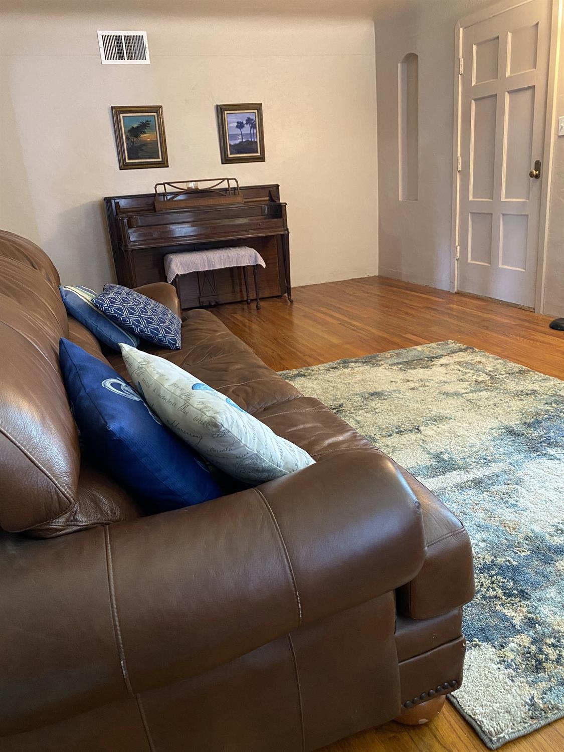 176 East Linden Avenue Reedley, CA 93654 - Photo 5 of 33 Gallery Image 5