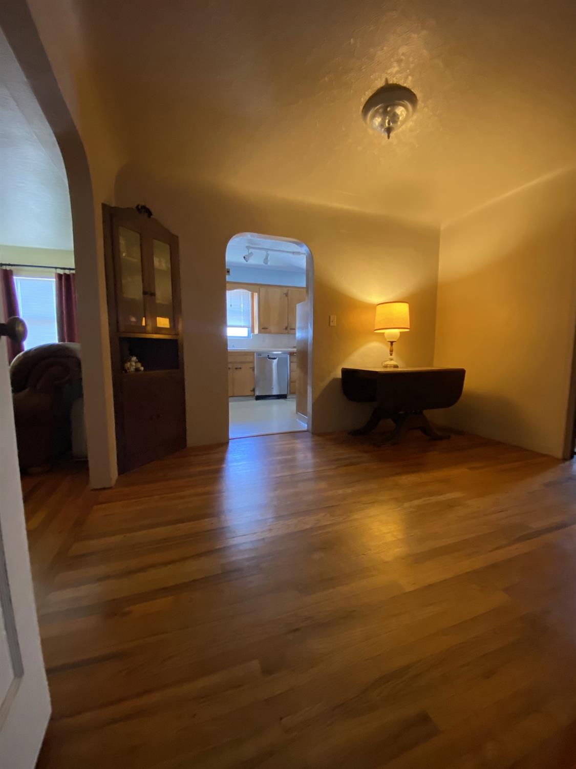176 East Linden Avenue Reedley, CA 93654 - Photo 6 of 33 Gallery Image 6