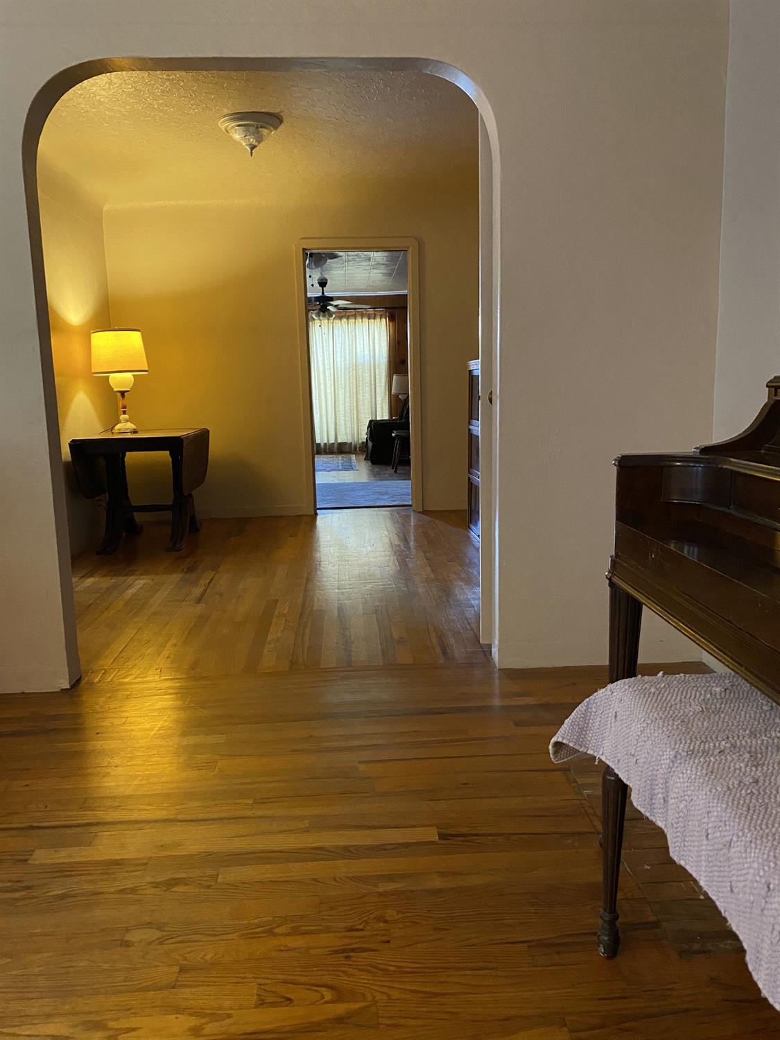 176 East Linden Avenue Reedley, CA 93654 - Photo 9 of 33 Gallery Image 9