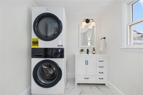 $1,650,000 | 61 Gibbs Avenue, Newport, RI 02840