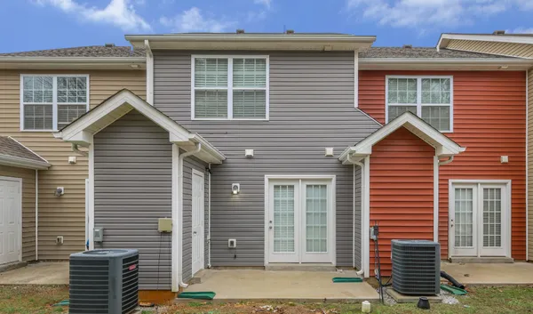 $194,700 | 375 Sam Houston Circle, Clarksville, TN 37040