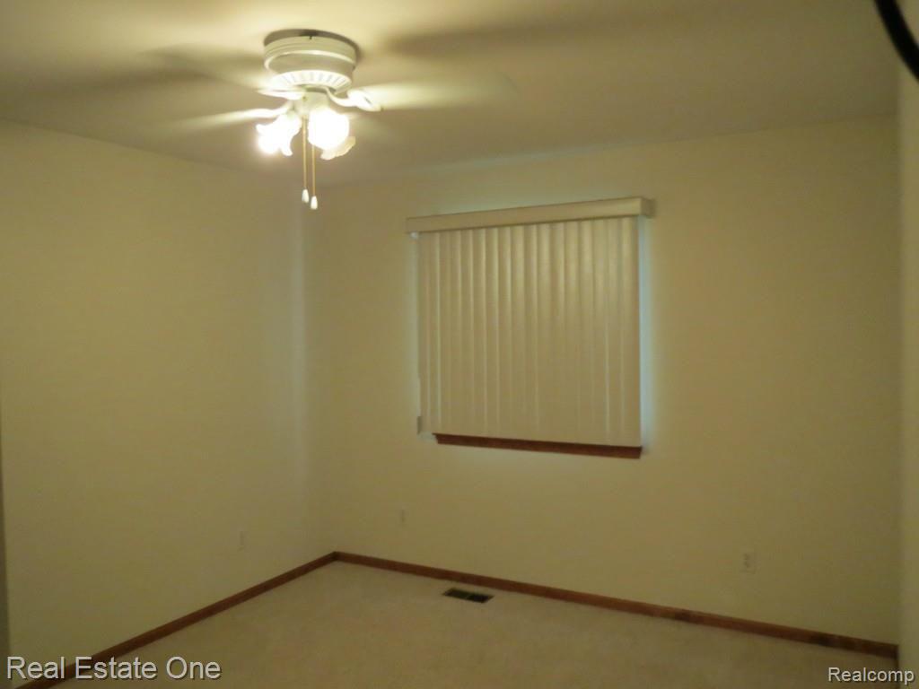 26115 King Road Romulus, MI 48174 - Photo 23 of 30 IMG_0028.jpg