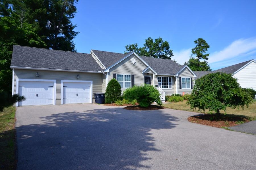 35 Fairmount Street Nashua, NH 03064 - Photo 1 of 27 Gallery Image 1