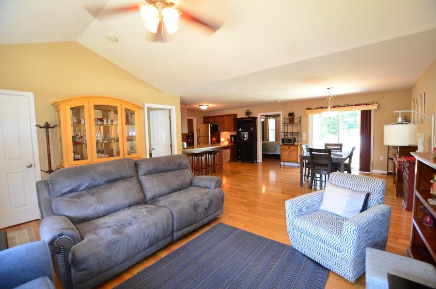 35 Fairmount Street Nashua, NH 03064 - Photo 26 of 27 Gallery Image 26