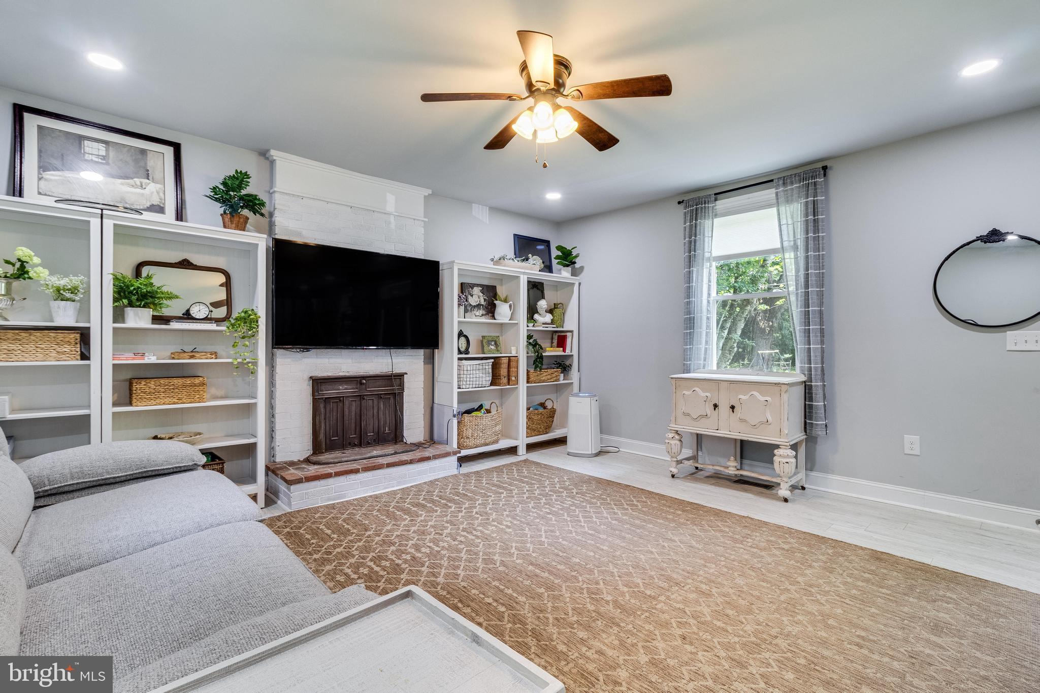 15065 Rock Point Road Newburg, MD 20664 - Photo 4 of 28 Gallery Image 4