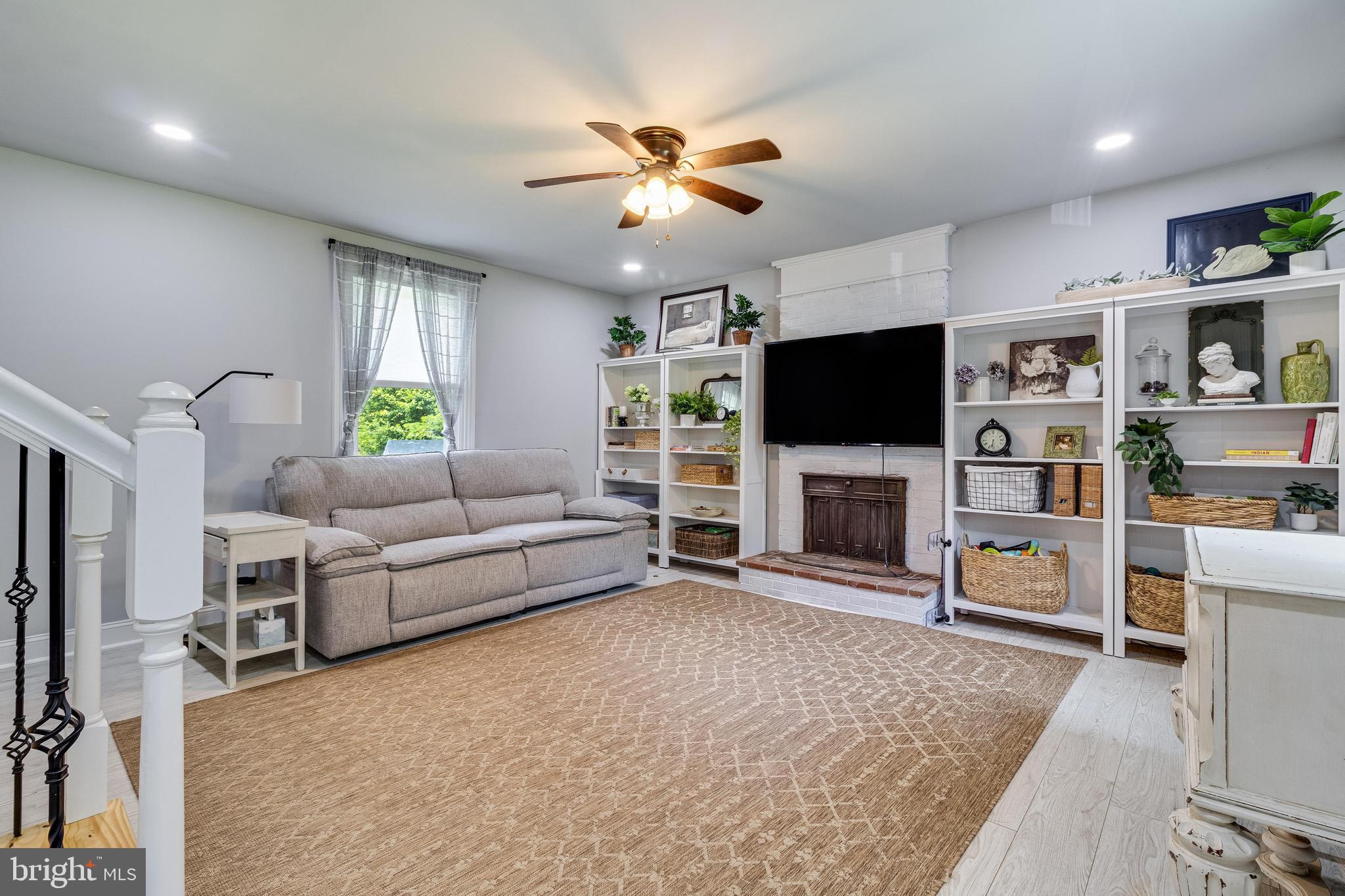 15065 Rock Point Road Newburg, MD 20664 - Photo 5 of 28 Gallery Image 5